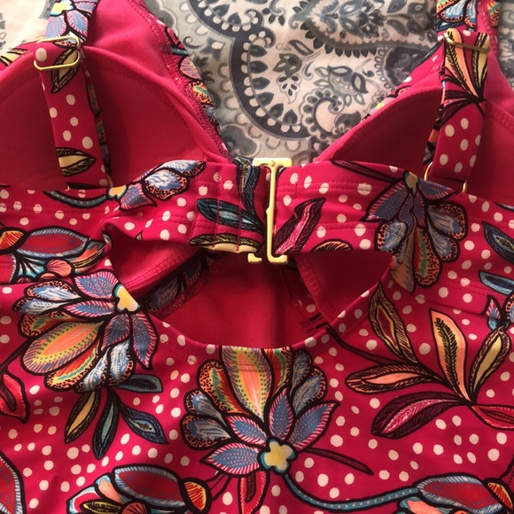 NWOT Tabatha Brown for Target Floral Print One Piece Swimsuit w/ Front Cut Out. - Picture 7 of 11